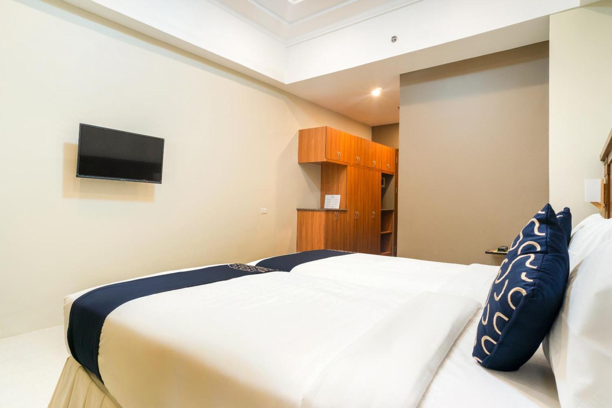 Capital O 460 World Palace Hotel