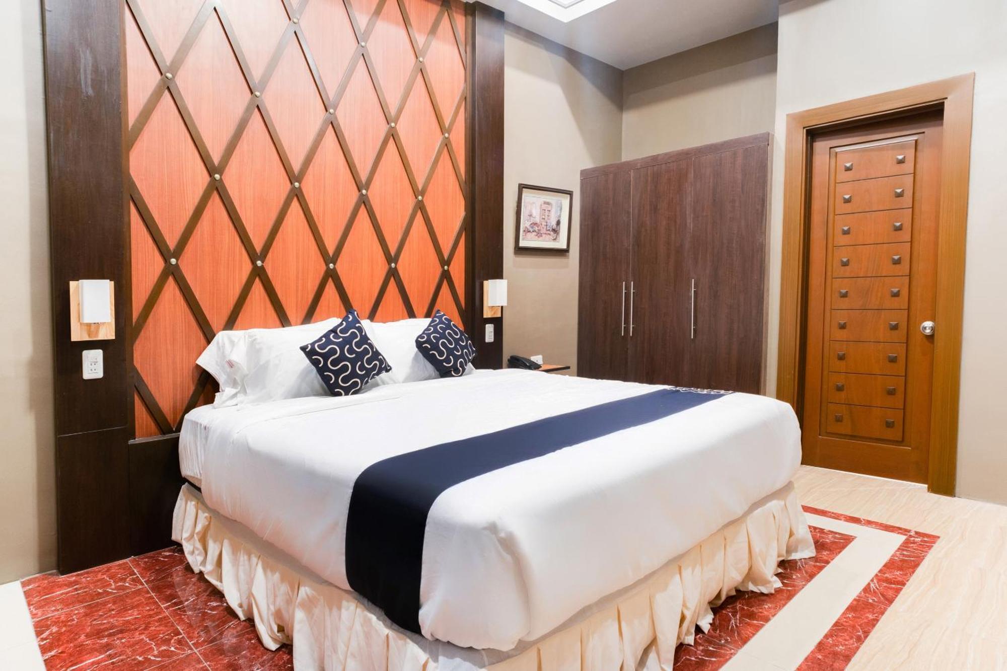 Hotel Capital O 460 World Palace