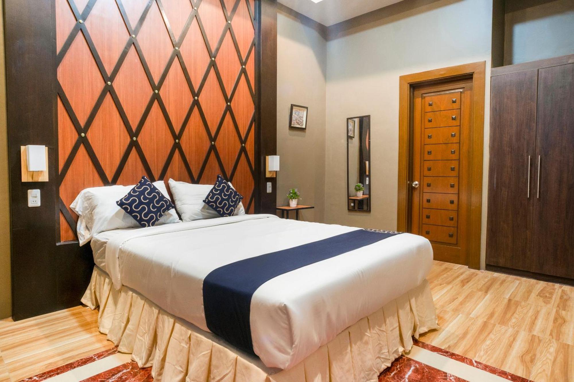 Hotel Capital O 460 World Palace 3*