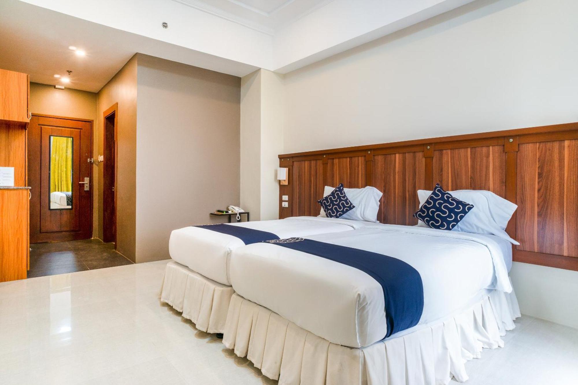 Capital O 460 World Palace Hotel