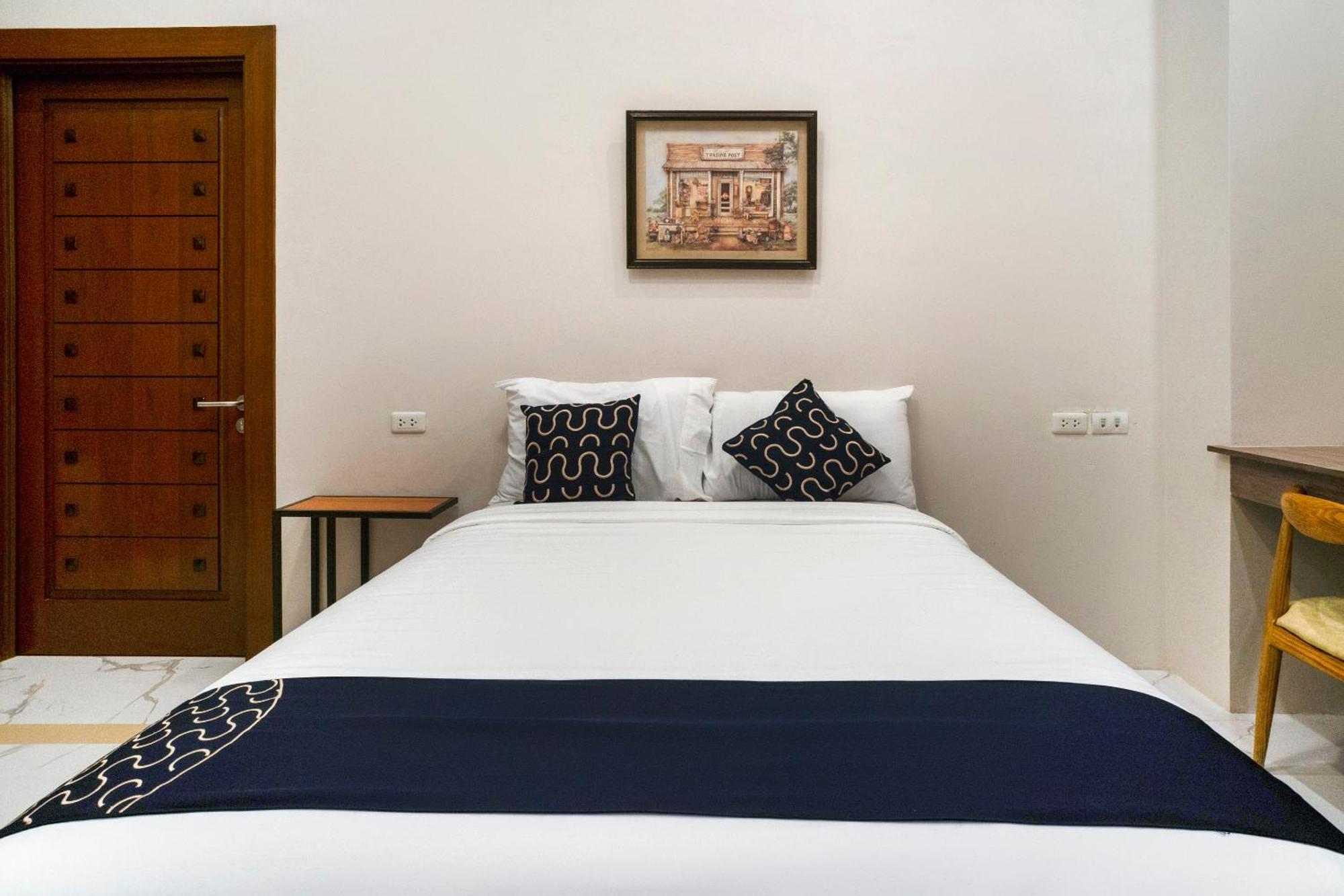 Hotel Capital O 460 World Palace