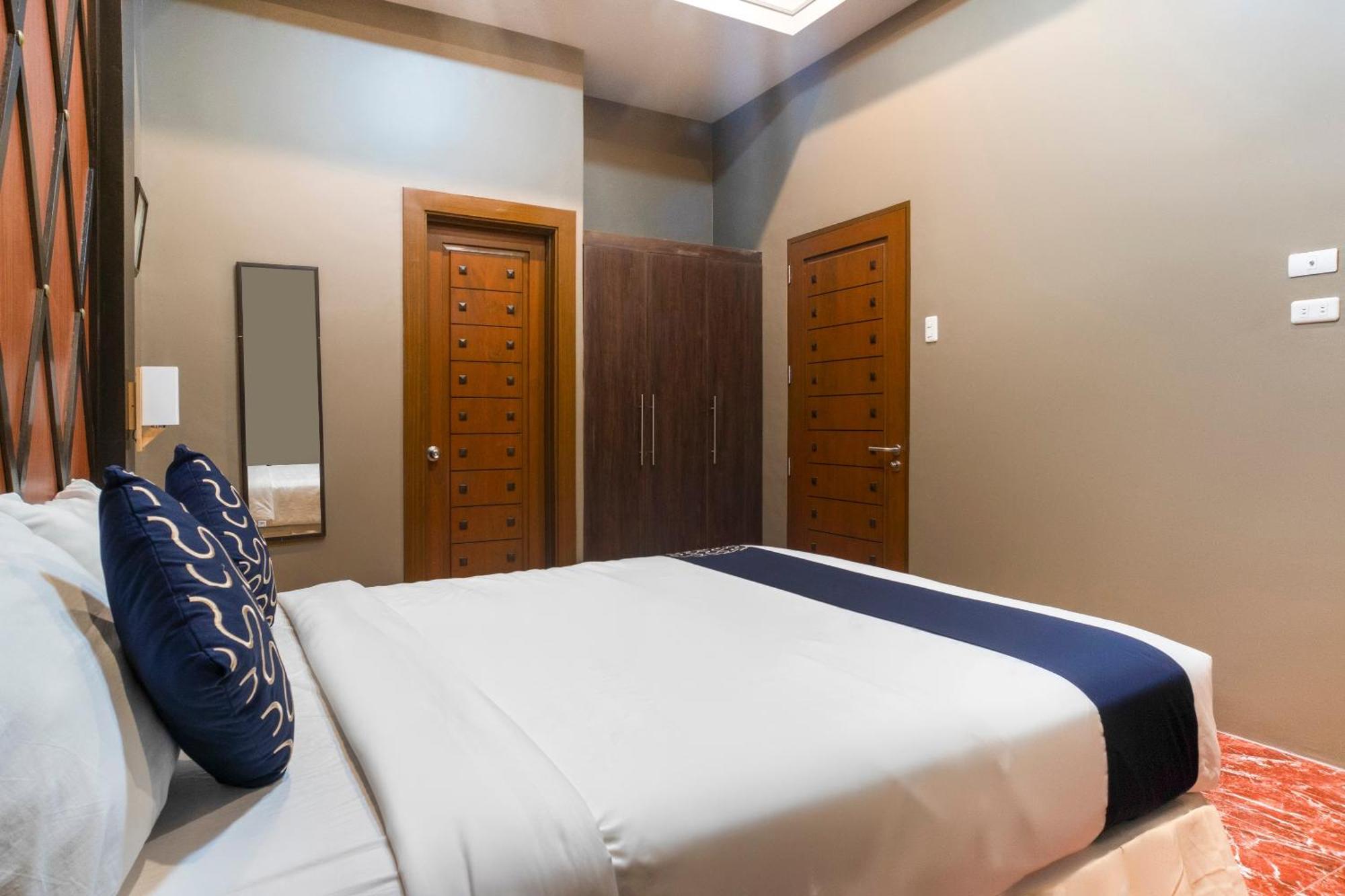 Capital O 460 World Palace Davao