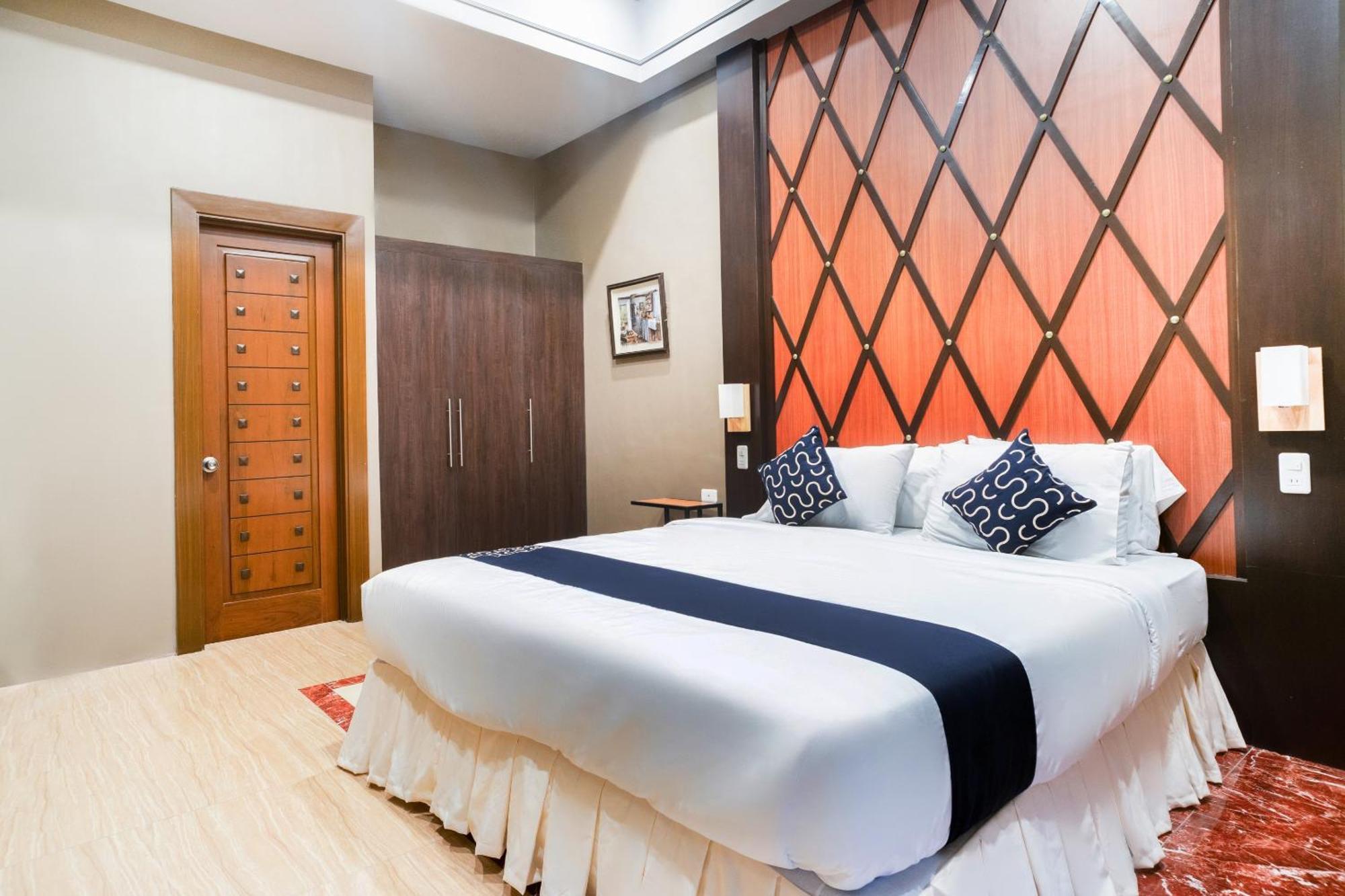 Capital O 460 World Palace 3* Davao