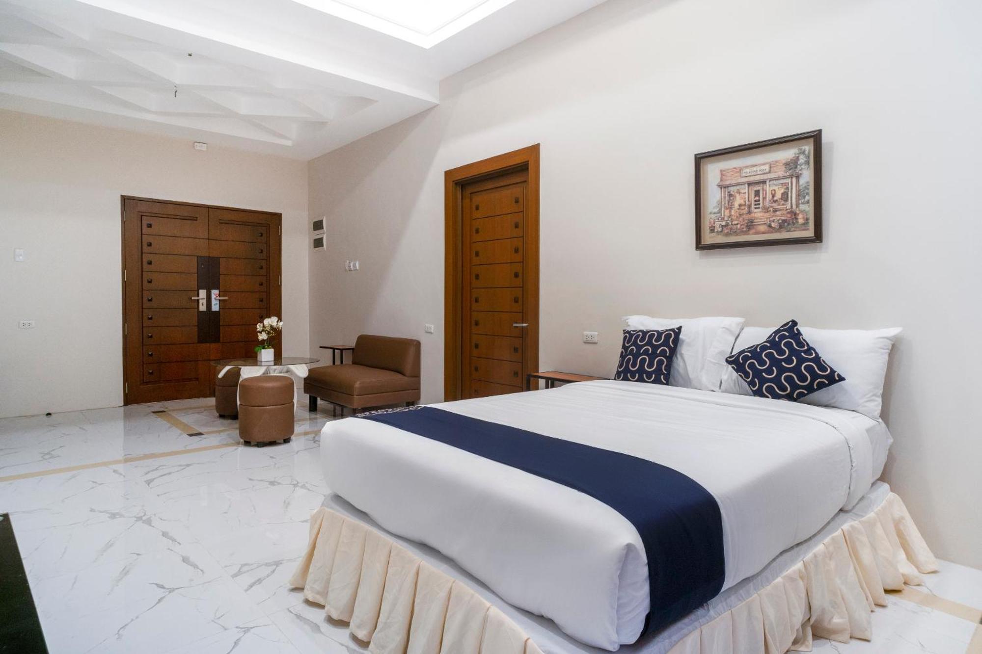 Capital O 460 World Palace Hotel
