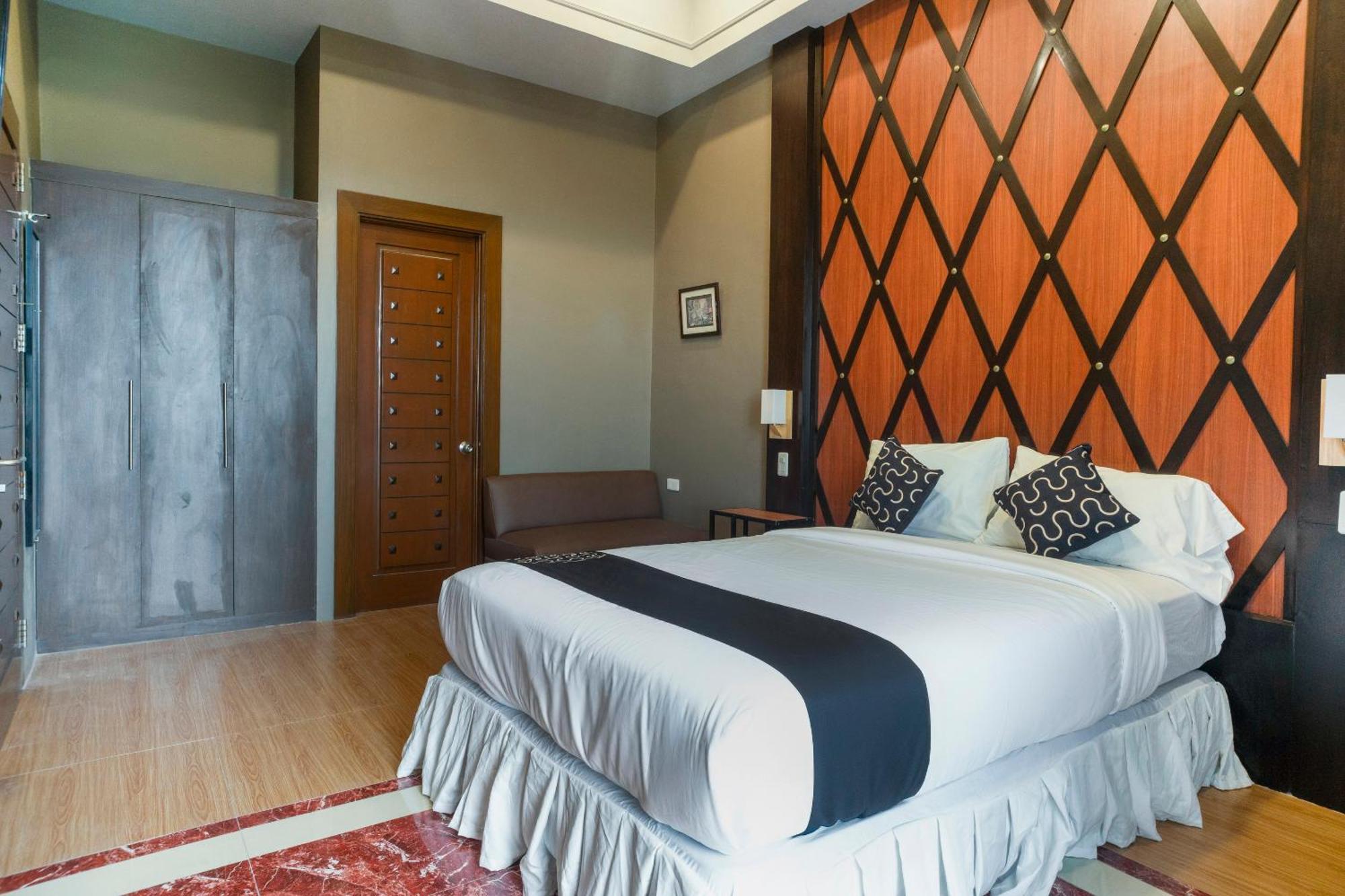 Capital O 460 World Palace 3* Davao