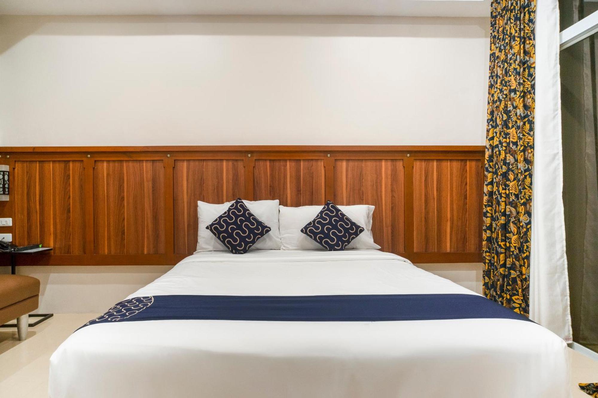 Capital O 460 World Palace 3*