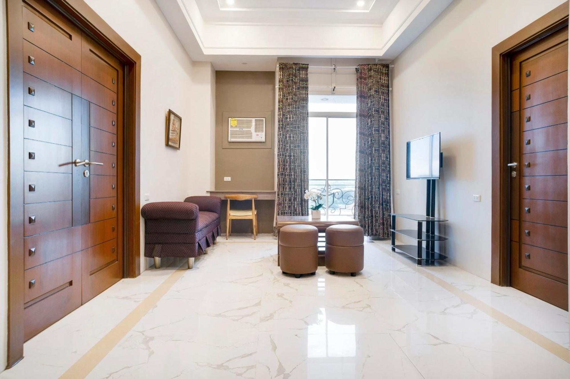 Capital O 460 World Palace