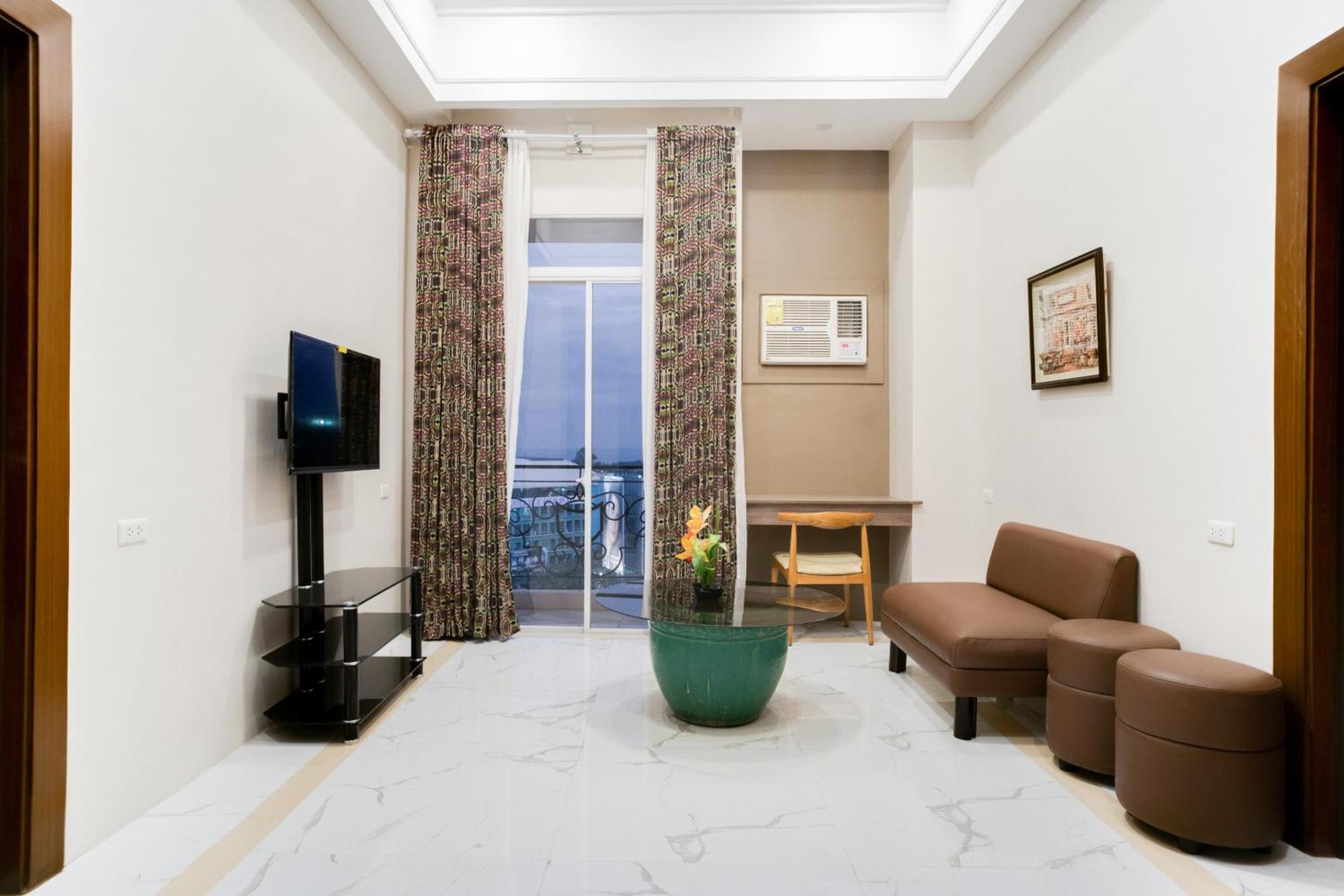 Capital O 460 World Palace Davao